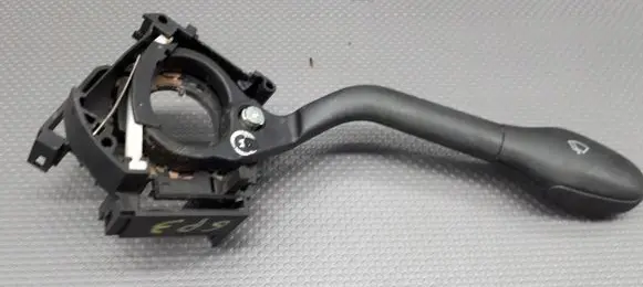 Volkswagen Golf III Steering rack control module 