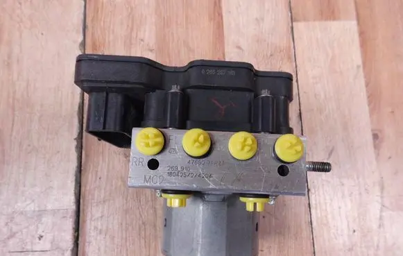 Nissan X-Trail T32 ABS Pump 476607FP8A