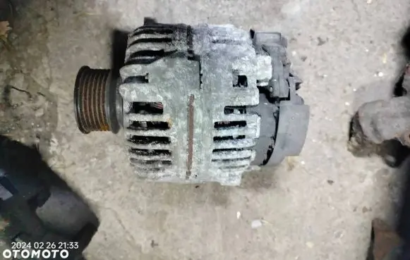 Volkswagen Golf IV Generator/alternator 028903028D 0124325003 14V
