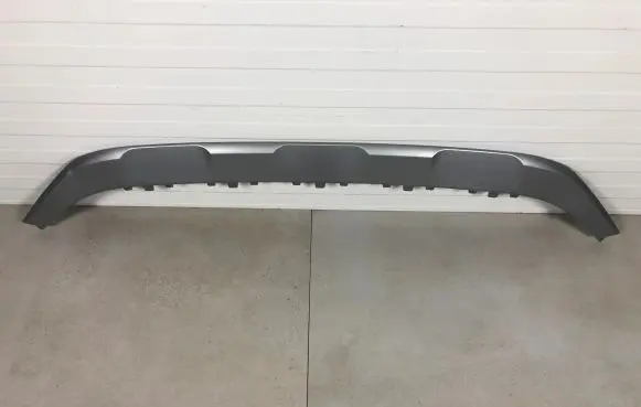 Front bumper splitter molding