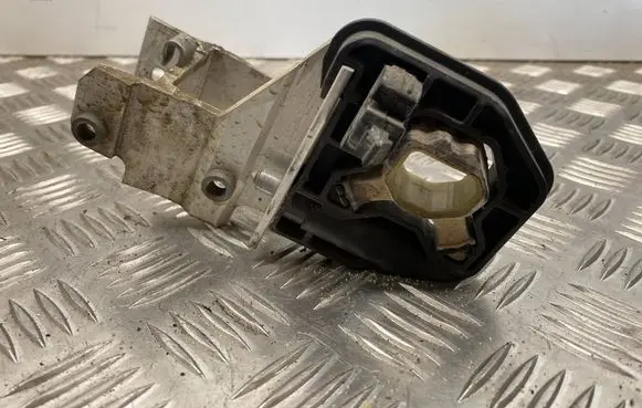 BMW 3 F30 F35 F31 Radiator mount bracket 8620732