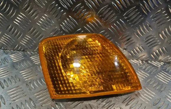 Volkswagen PASSAT B5 Front indicator light