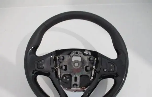 Renault Clio IV Steering wheel