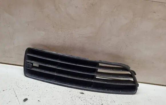 Audi A4 S4 B5 8D Front bumper lower grill 8D0807346G
