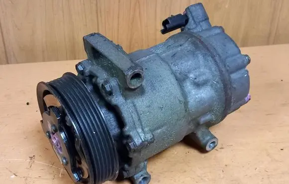 Citroen C4 Grand Picasso Air conditioning (A/C) compressor (pump) 9675655880