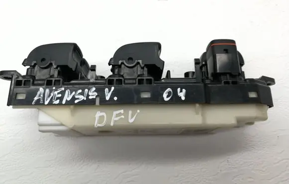 Toyota Avensis Verso Electric window control switch 8404044030