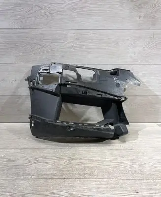 BMW 5 G30 G31 G38 Front bumper mounting bracket 150670 8064978