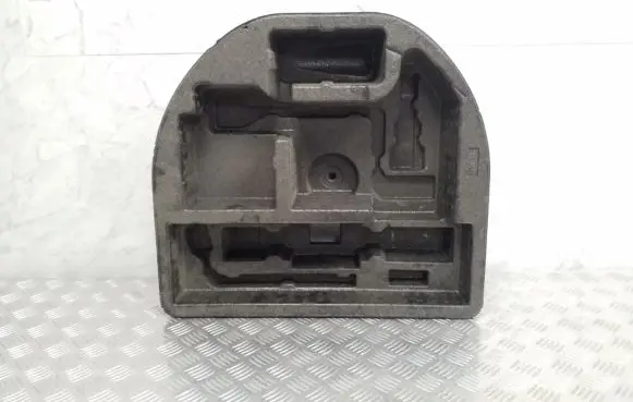 Toyota Auris E180 Tool set 6477702240