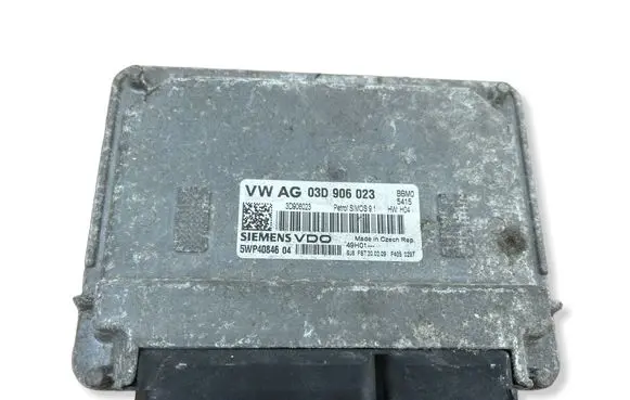 Volkswagen Polo Engine control unit/module 3D906023 5WP4084604 03D906023