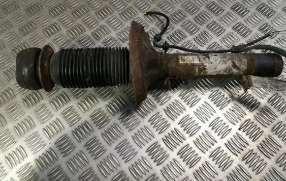 Volkswagen Golf IV Front shock absorber/damper