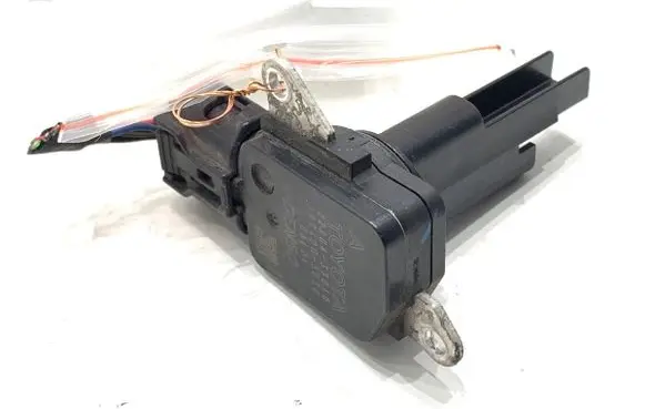 Lexus RX III Mass air flow meter 2220437010