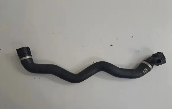 BMW 5 G30 G31 Engine coolant pipe/hose 8572905