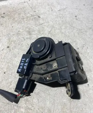 Toyota Auris 150 Loading door lock 