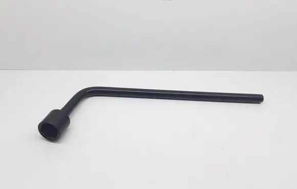 Lexus CT 200H Wheel nut wrench 