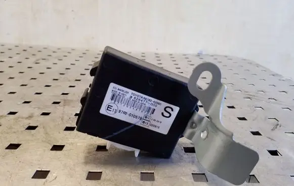Toyota RAV 4 (XA20) Immobilizer control unit/module 626477000 8978042080