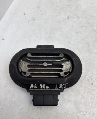 Volkswagen PASSAT B5 Ignition amplifier control unit 8D0905351 E1E2E3E4 1112G1314
