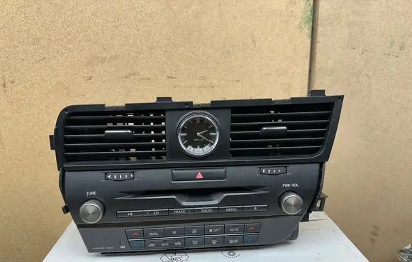 Lexus RX 450H Radio/CD/DVD/GPS head unit 8612048U60