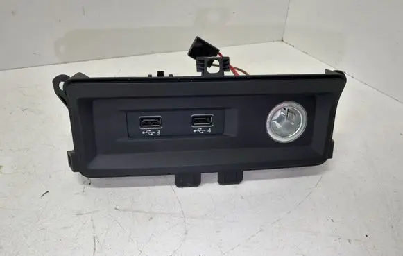 Audi A6 S6 C8 4K USB socket connector 4N0035722 4K0863440