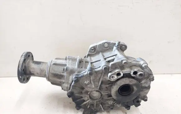 Gearbox transfer box case