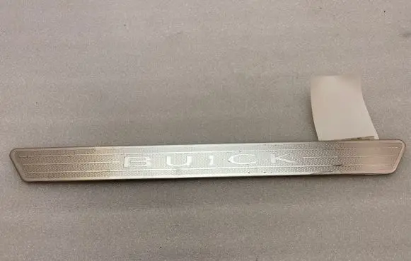 Buick Encore I Side skirt front trim 