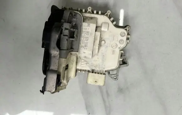 Audi A4 S4 B8 8K Rear door lock 8K0839016C