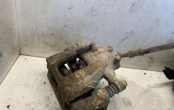 Mercedes-Benz Sprinter W906 Rear brake caliper 290592