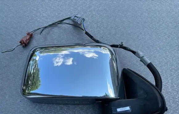 Nissan King Cab, Navara Front door electric wing mirror 963013S305