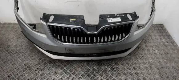 Skoda Octavia Mk3 (5E) Front bumper