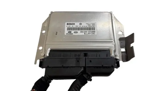 Hyundai Tucson JM Engine control unit/module 0281011694 3910427300 6JJ4TI01