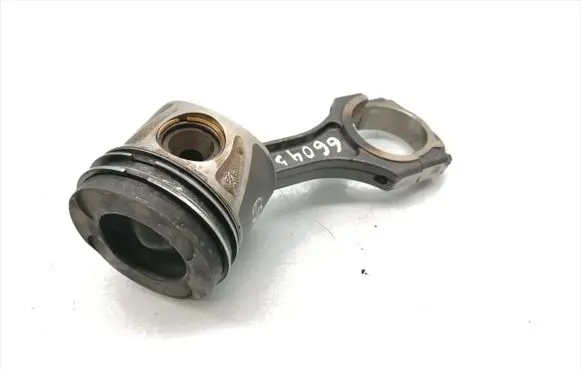 Opel Vivaro Piston with connecting rod 