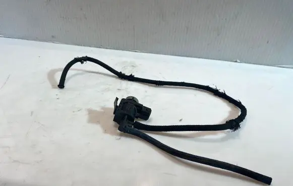Audi A6 S6 C5 4B Turbo solenoid valve 1J0906283A