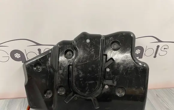 Mercedes-Benz GL X166 Engine splash shield/under tray A1666840200