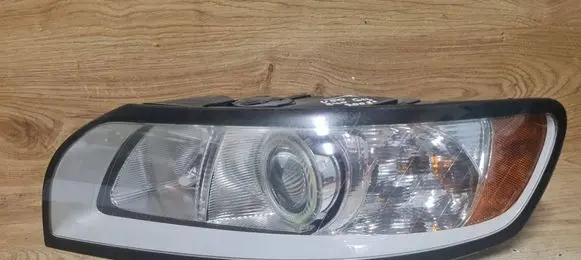 Volvo V50 Headlight/headlamp 31265700 0301237601