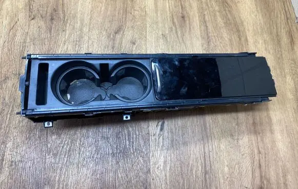 Cup holder front