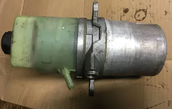 Ford Focus Power steering pump 