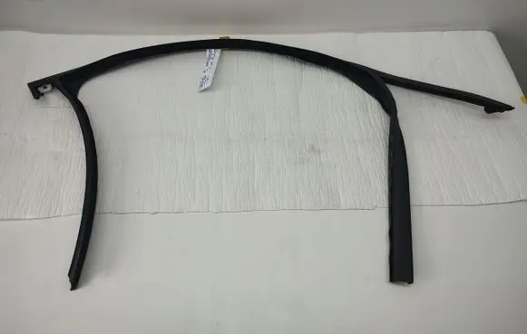 Opel Insignia B Rear door window/glass frame 422178561