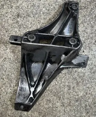 BMW 3 E36 Engine mounting bracket 1139821