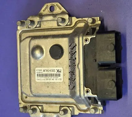 Suzuki SX4 Engine control unit/module 3391054L00 0261S04529 1039S34335