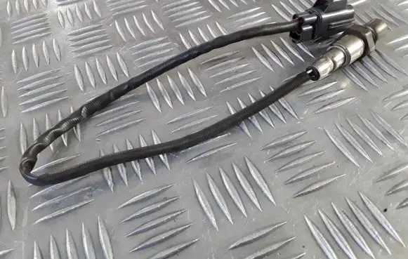 Land Rover Discovery 4 - LR4 Lambda probe sensor GJ3290375AB 0281004608 655211A