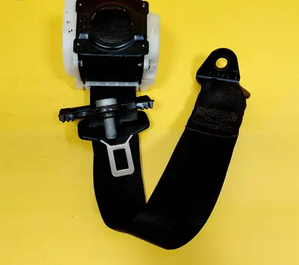 Mercedes-Benz C W203 Rear seatbelt 2038608985
