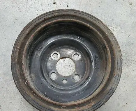 Volkswagen Transporter - Caravelle T5 Crankshaft pulley 038105243M