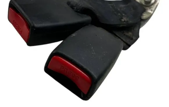 Mazda 3 II Middle seatbelt buckle (rear) BBM4