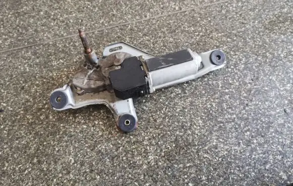 Toyota RAV 4 (XA20) Rear window wiper motor 8513042040 1592004791