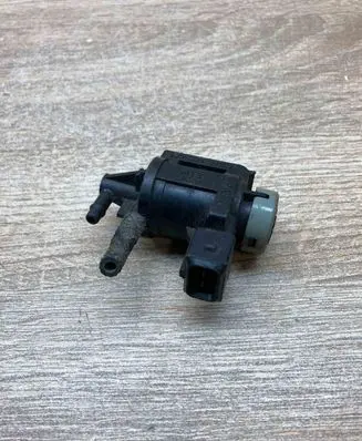 Volkswagen PASSAT B6 Turbo solenoid valve 1J0906283A