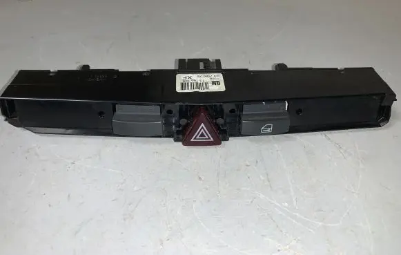 Opel Astra H Hazard light switch 03758075 13100105 0320