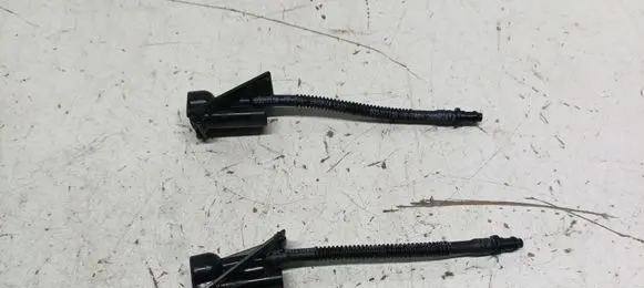 Ford Focus Windshield washer spray nozzle