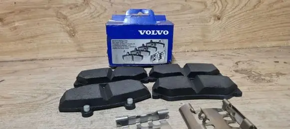 Volvo 740 Brake pads (front) 31261181 31261174