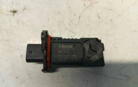 BMW 1 F40 Mass air flow meter 97275396