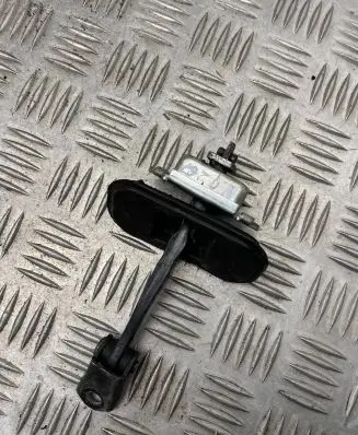 Nissan Qashqai Front door check strap stopper