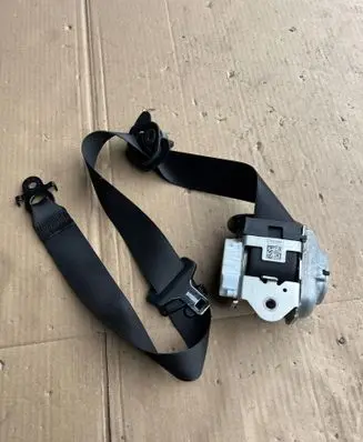 BMW 5 G30 G31 G38 Front seatbelt S2743006804 5718
